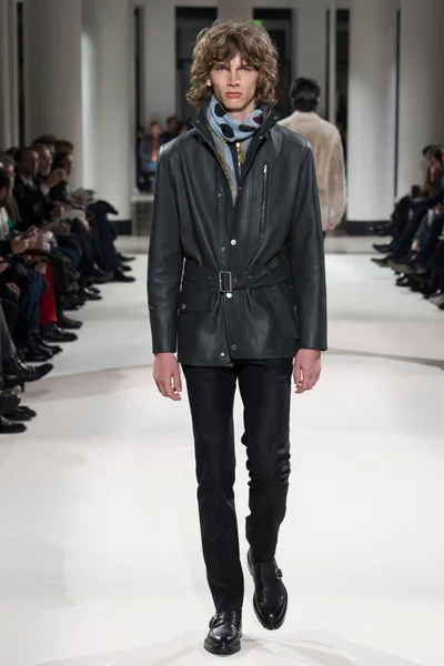 Look 5